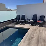 Mirlo Seaview